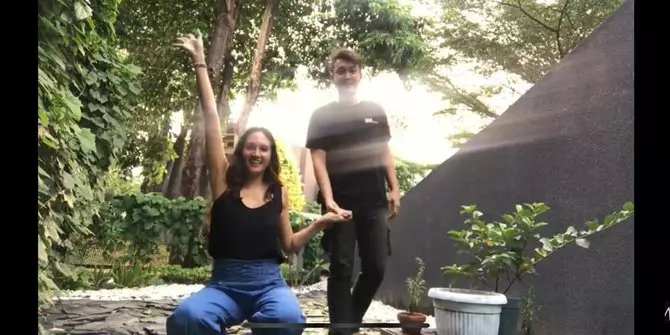 Nadine Chandrawinata percantik taman youtube Nadine Chandrawinata percantik taman youtube