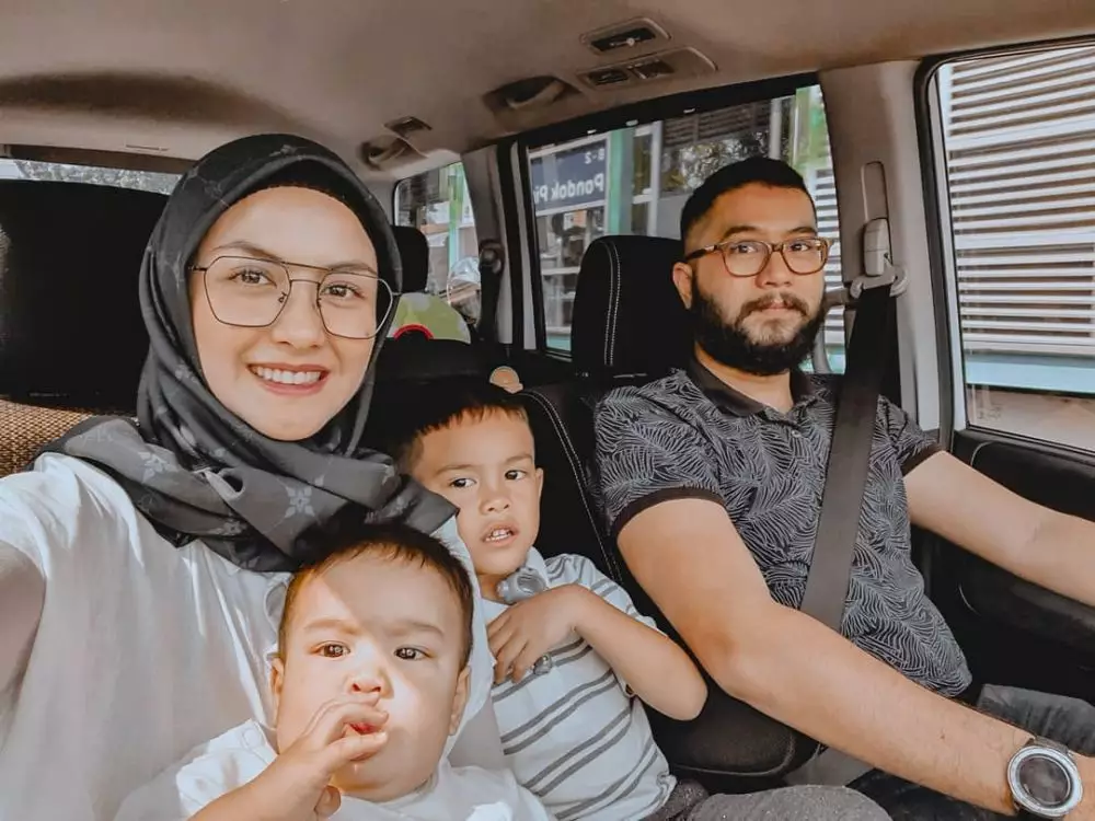 gaya revalina s temat momong anak instagram gaya revalina s temat momong anak instagram