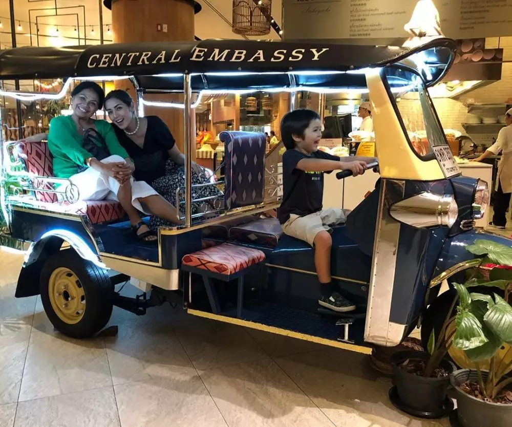 seleb bareng calon ibu mertua © 2020 brilio.net seleb bareng calon ibu mertua © 2020 brilio.net