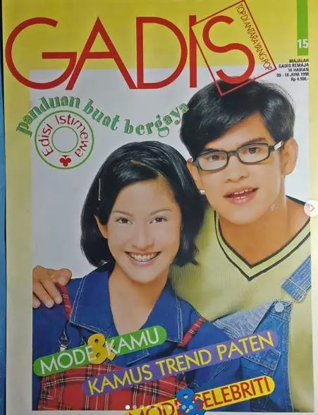 7 Beda gaya Dian Sastro jadi sampul majalah jadul Instagram