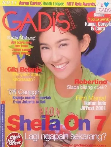 7 Beda gaya Dian Sastro jadi sampul majalah jadul Instagram