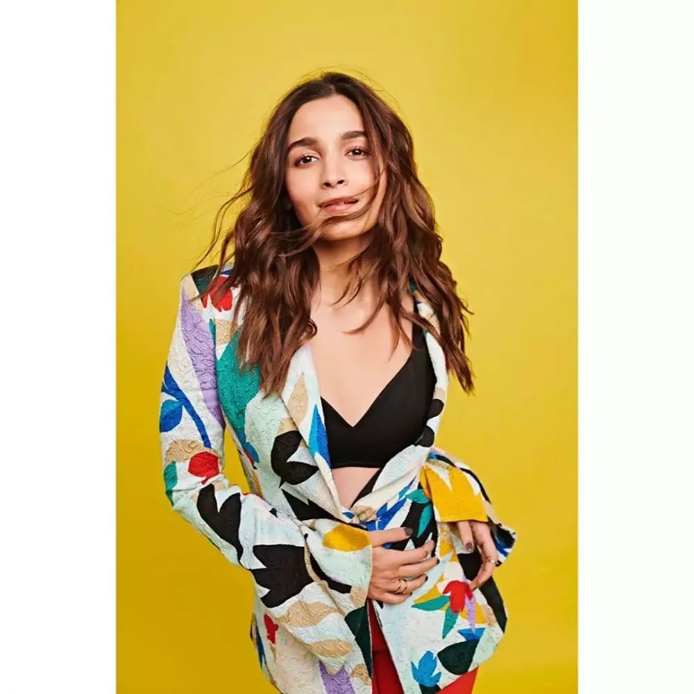 gaya pemotretan alia bhatt instagram gaya pemotretan alia bhatt instagram