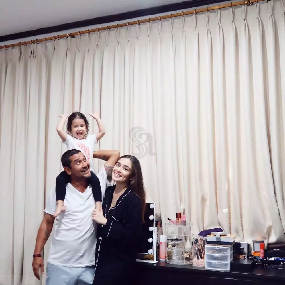 gaya seleb pakai piyama © 2020 brilio.net Instagram/@syahnazs gaya seleb pakai piyama © 2020 brilio.net Instagram/@syahnazs