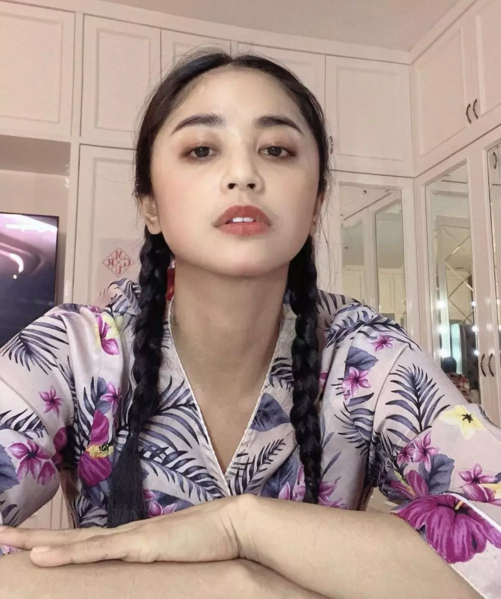 gaya seleb pakai piyama © 2020 brilio.net Instagram/@syahnazs gaya seleb pakai piyama © 2020 brilio.net Instagram/@syahnazs