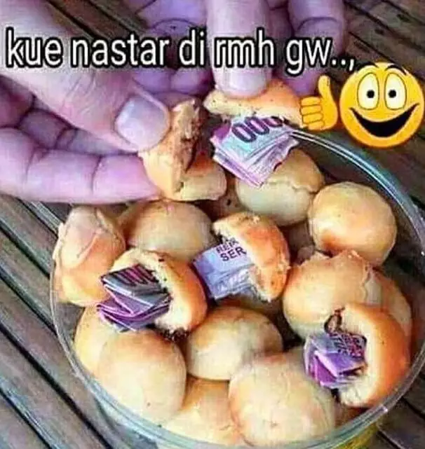 7 Kelakuan lucu cara makan kue lebaran ini bikin gemes © 2020 brilio.net
