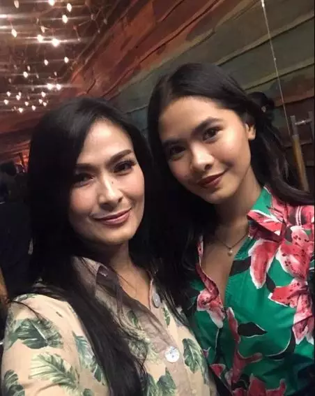 Momen kedekatan pedangdut bareng putrinya © 2020 brilio.net