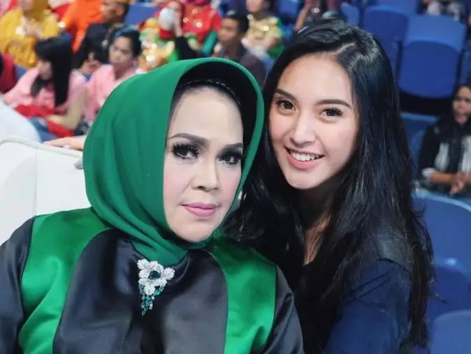Momen kedekatan pedangdut bareng putrinya © 2020 brilio.net