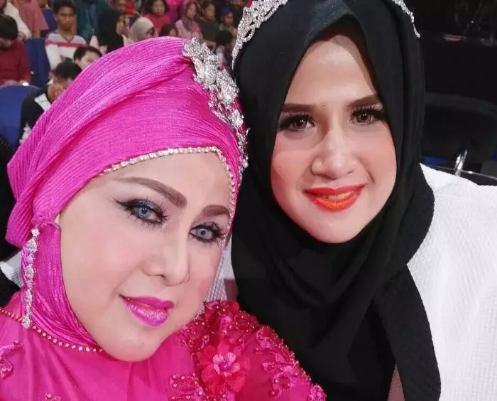Momen kedekatan pedangdut bareng putrinya © 2020 brilio.net