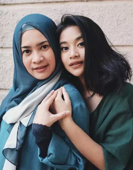Momen kedekatan pedangdut bareng putrinya © 2020 brilio.net