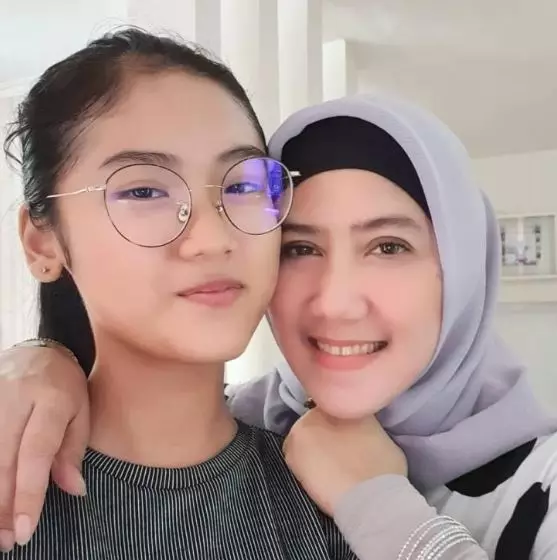 Momen kedekatan pedangdut bareng putrinya © 2020 brilio.net