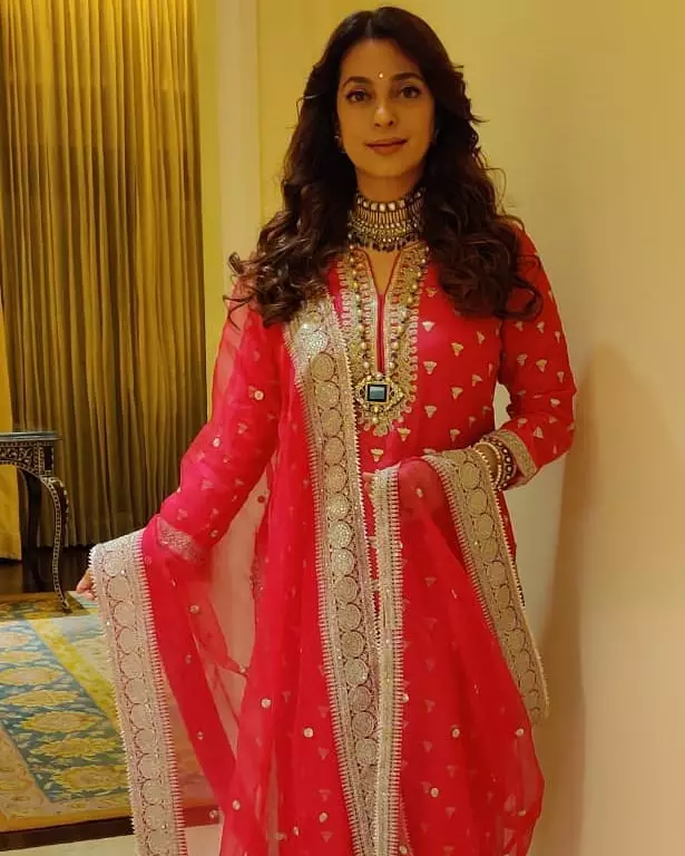 Seleb cantik Bollywood ini menikah dengan pria super kaya  Instagram