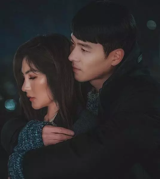 6 Editan foto Halu Angela Lee bareng seleb Korea Instagram