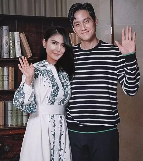 6 Editan foto Halu Angela Lee bareng seleb Korea Instagram