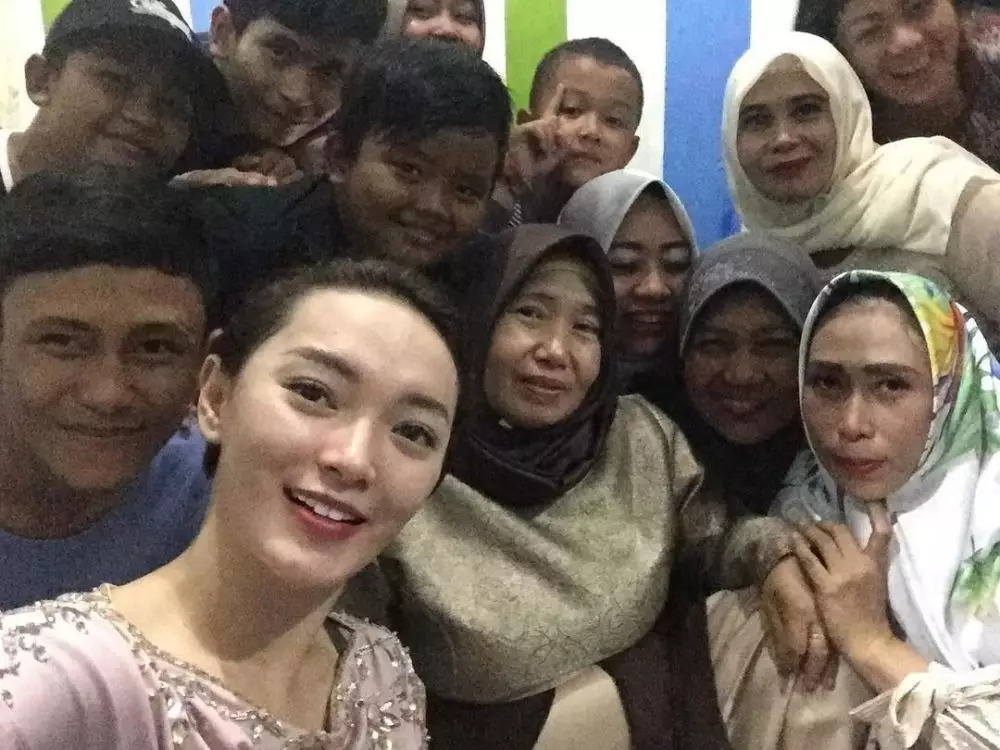 kedekatan Zaskia Gotik bareng ibunya  Instagram