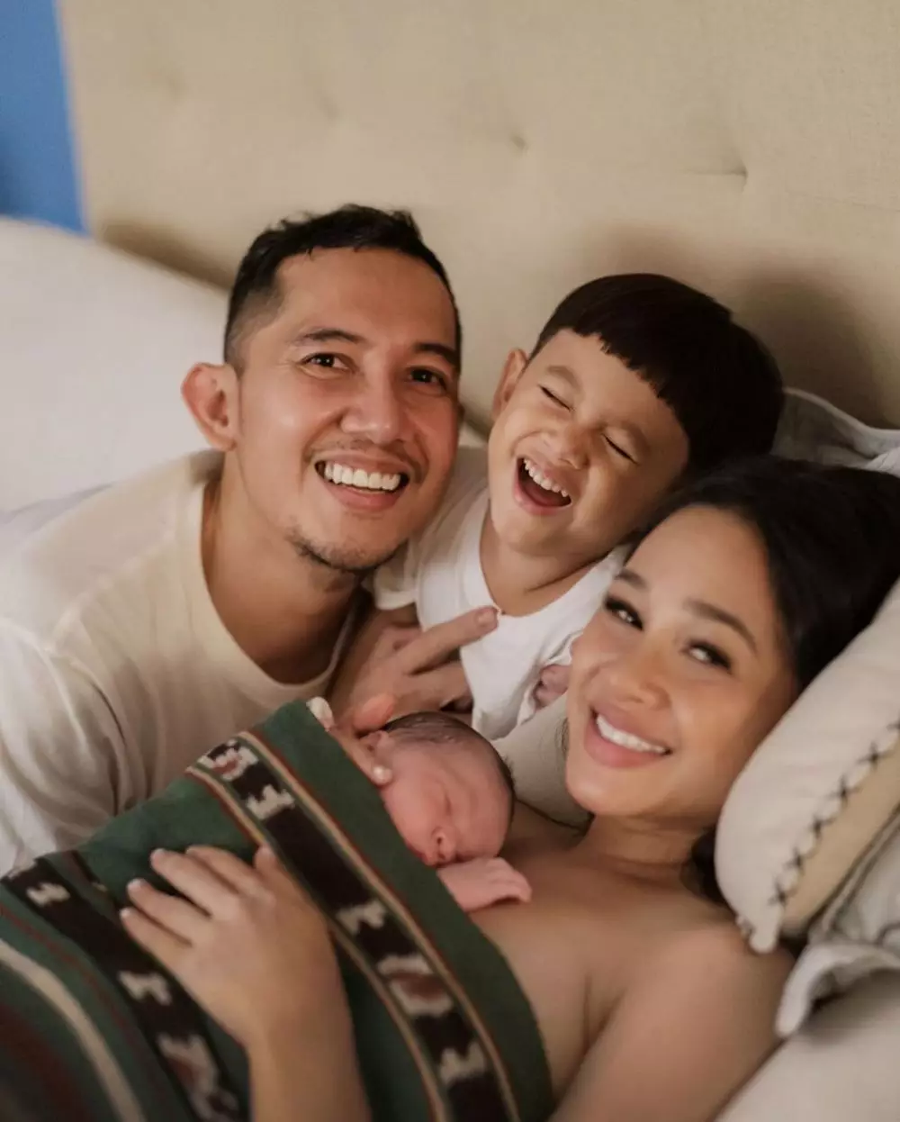 Andien dan anak keduanya  © 2020 brilio.net