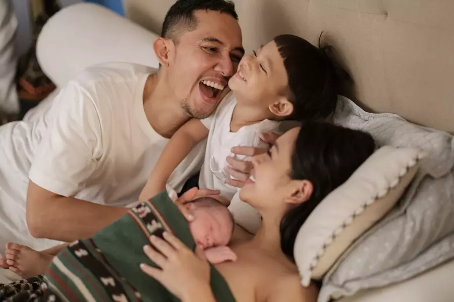 Andien dan anak keduanya  © 2020 brilio.net