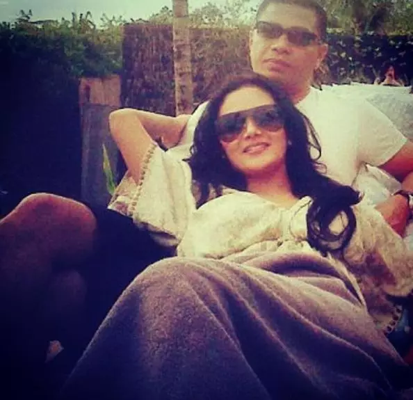 Kemesraan Krisdayanti & Raul Lemos © 2020 brilio.net Kemesraan Krisdayanti & Raul Lemos © 2020 brilio.net