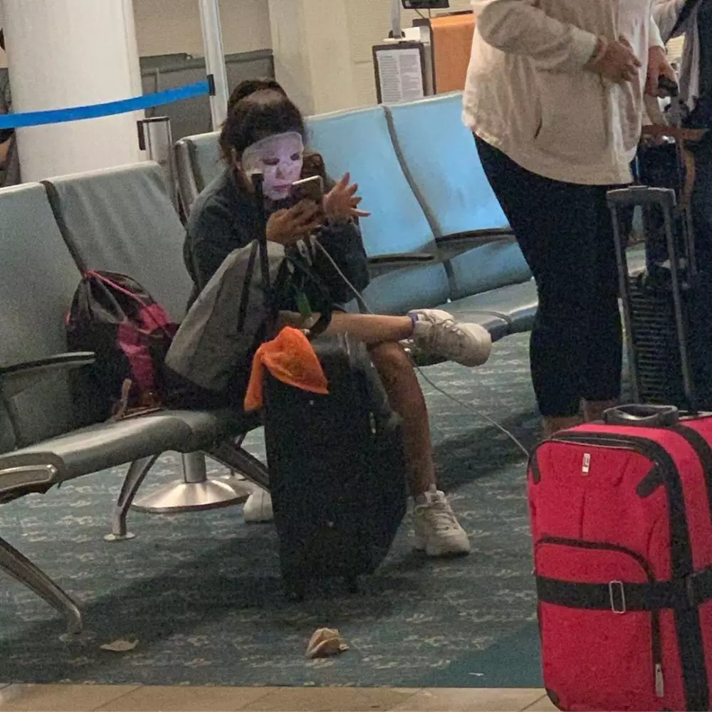 momen kocak saat nunggu di bandara instagram momen kocak saat nunggu di bandara instagram