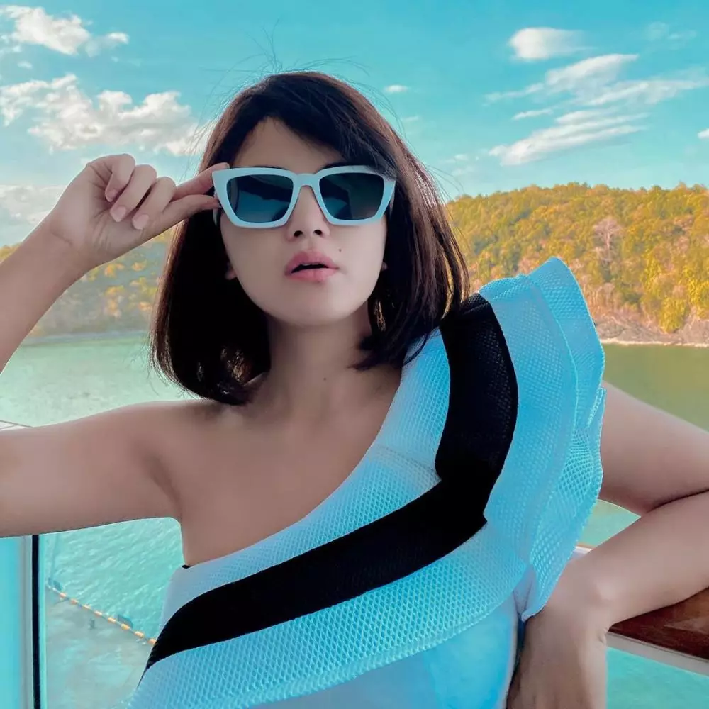 Potret Tania Putri  Potret Tania Putri