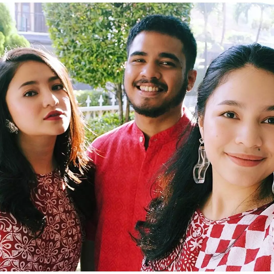 Jarang terekspos, ini 10 momen kedekatan Marshanda &amp; dua adiknya