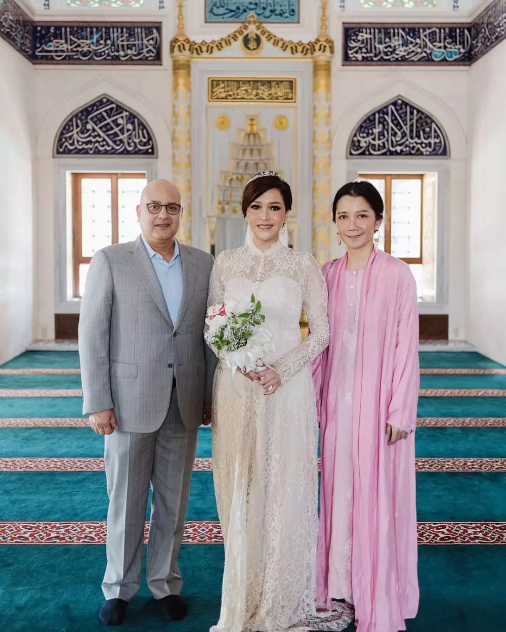 Beda gaya pernikahan seleb di luar negeri © 2020 brilio.net Beda gaya pernikahan seleb di luar negeri © 2020 brilio.net