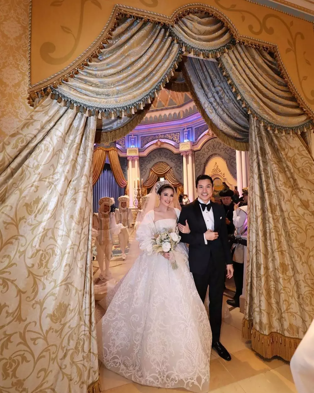 Beda gaya pernikahan seleb di luar negeri © 2020 brilio.net Beda gaya pernikahan seleb di luar negeri © 2020 brilio.net