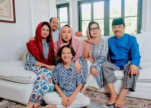 Lebaran BCL ditemani keluarga besar Instagram Lebaran BCL ditemani keluarga besar Instagram