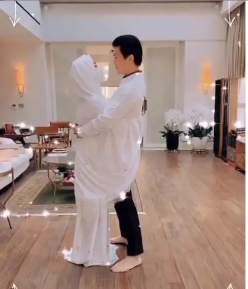 Gaya keluarga Syahrini rayakan Lebaran pakai masker Instagram Gaya keluarga Syahrini rayakan Lebaran pakai masker Instagram