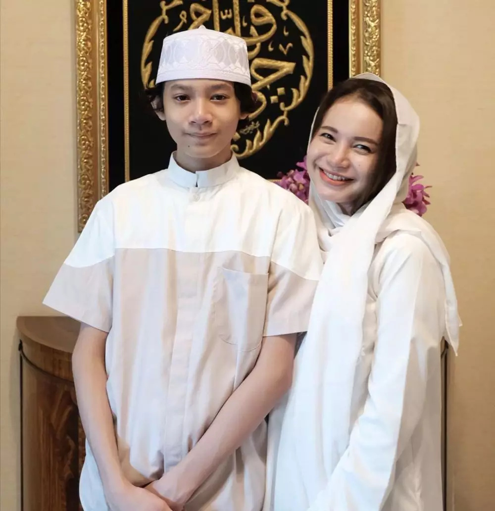 momen lebaran rossa di rumah instagram