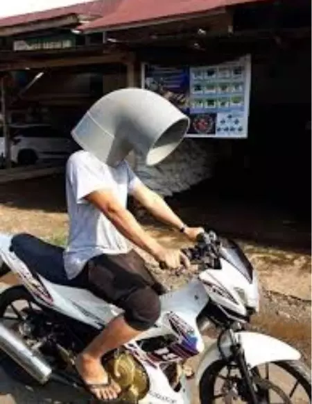 Gaya pengendara motor absurd Berbagai sumber Gaya pengendara motor absurd Berbagai sumber