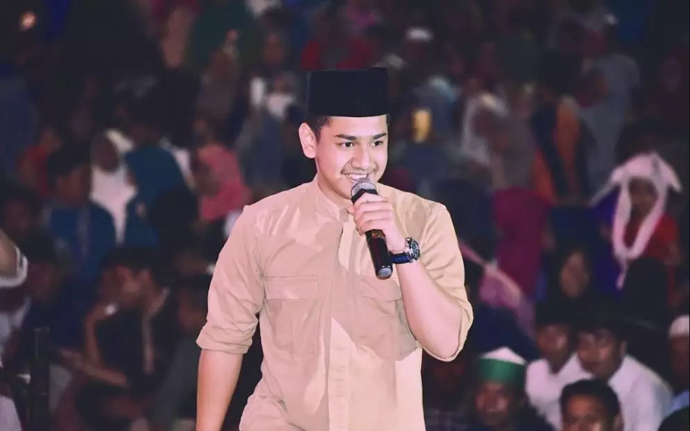 10 Gaya Syakir Daulay pakai baju koko Instagram