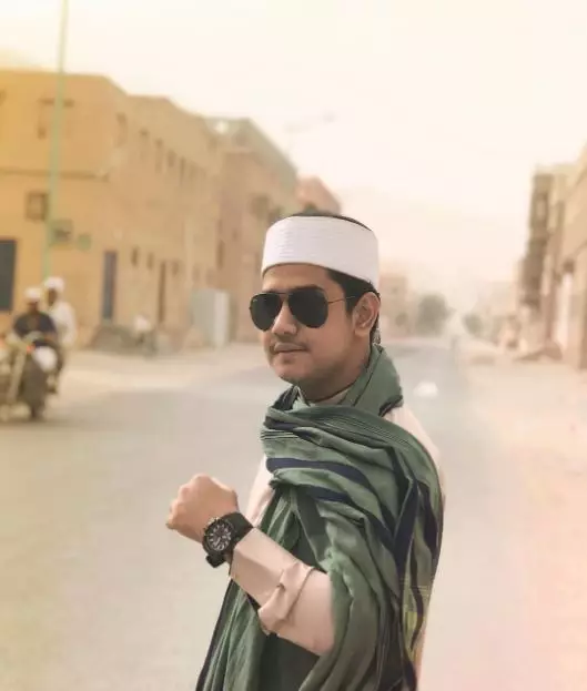 10 Gaya Syakir Daulay pakai baju koko Instagram