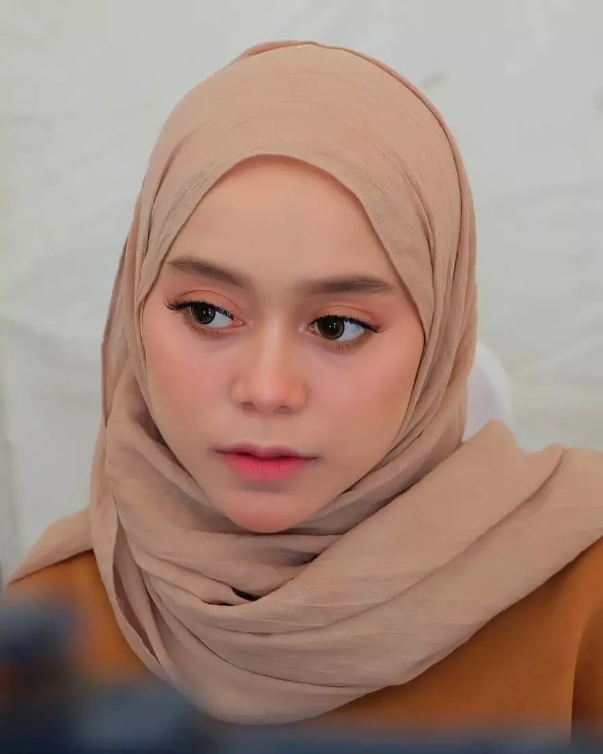 Lesty makeup tebal instagram Lesty makeup tebal instagram