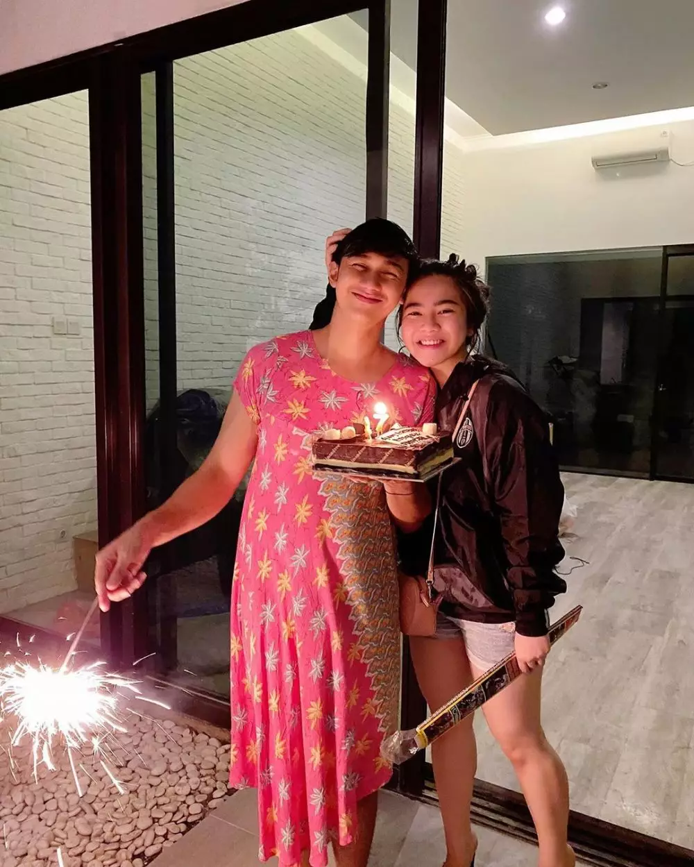 Caesar Hito rayakan ulang tahun ke-27 pakai daster © 2020 brilio.net