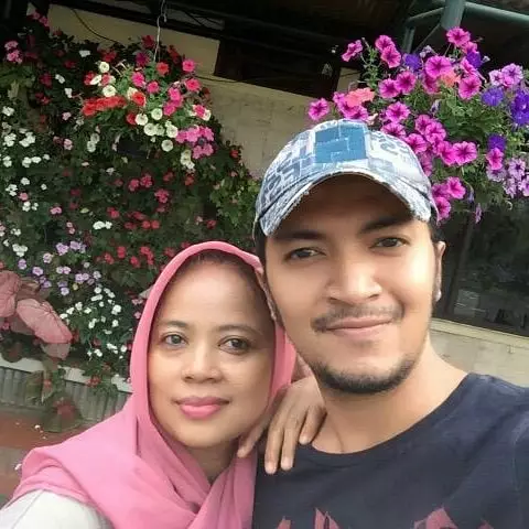 kedekatan Ihsan Idol dengan ibu jarang terekspos © 2020 brilio.net