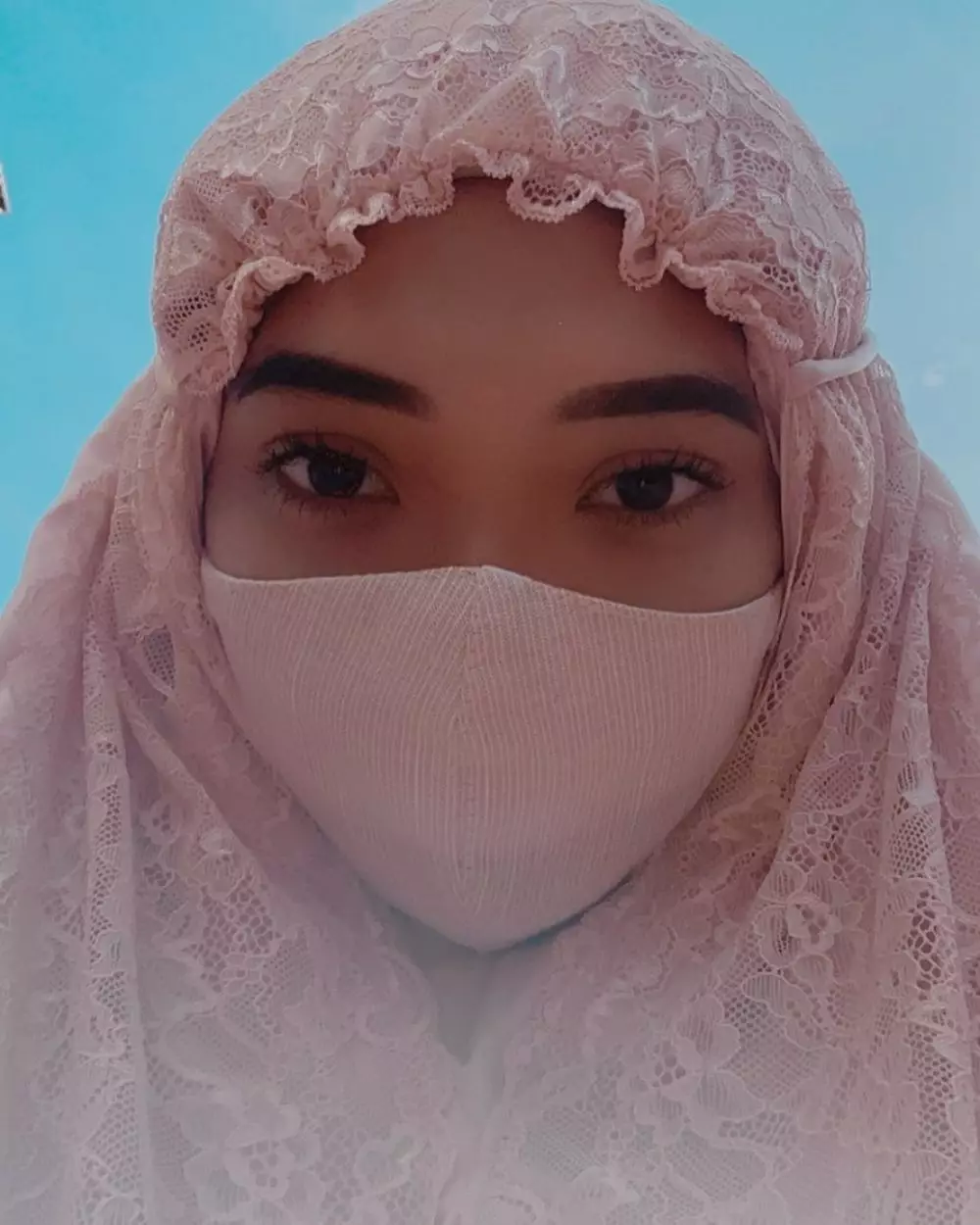 6 Seleb rayakan Idul Fitri 2020 pertama kali setelah jadi mualaf © 2020 brilio.net 6 Seleb rayakan Idul Fitri 2020 pertama kali setelah jadi mualaf © 2020 brilio.net