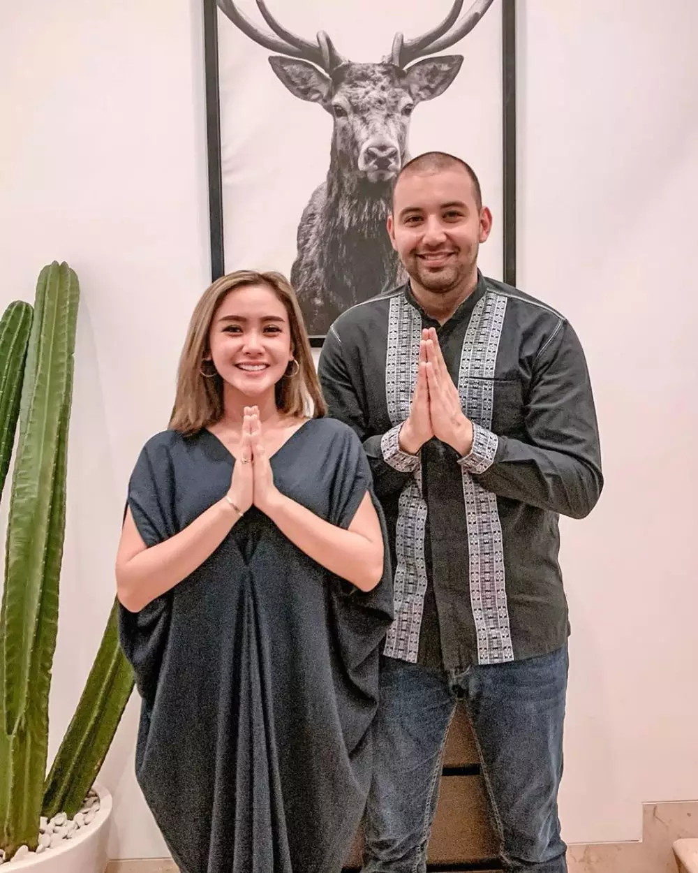 6 Seleb rayakan Idul Fitri 2020 pertama kali setelah jadi mualaf © 2020 brilio.net 6 Seleb rayakan Idul Fitri 2020 pertama kali setelah jadi mualaf © 2020 brilio.net