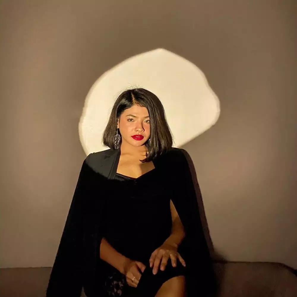 fakta sara fajira penyanyi lagu lathi instagram