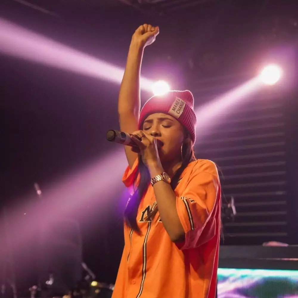 fakta sara fajira penyanyi lagu lathi instagram