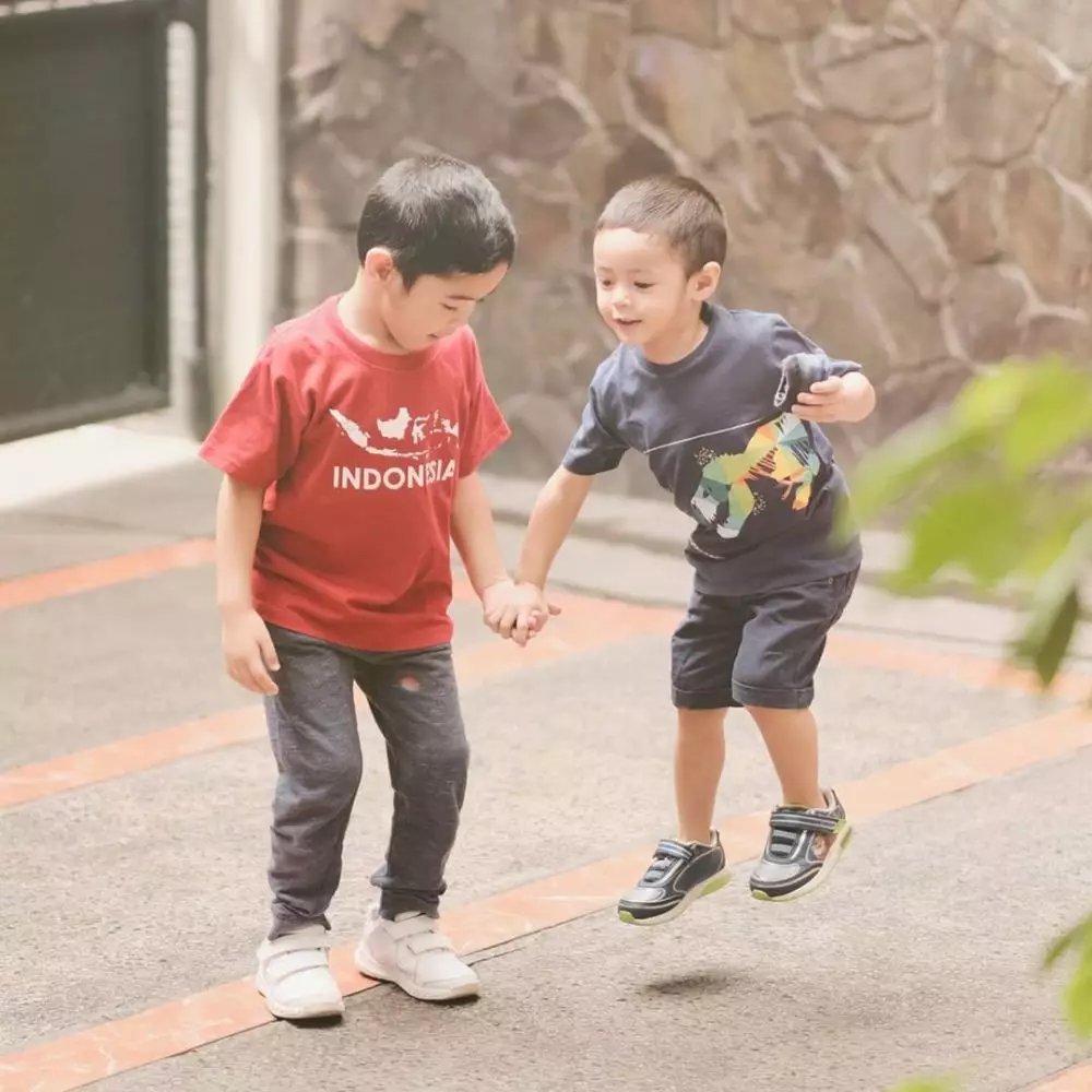 ungkapan alyssa soebandono tak mudah urus dua putra instagram