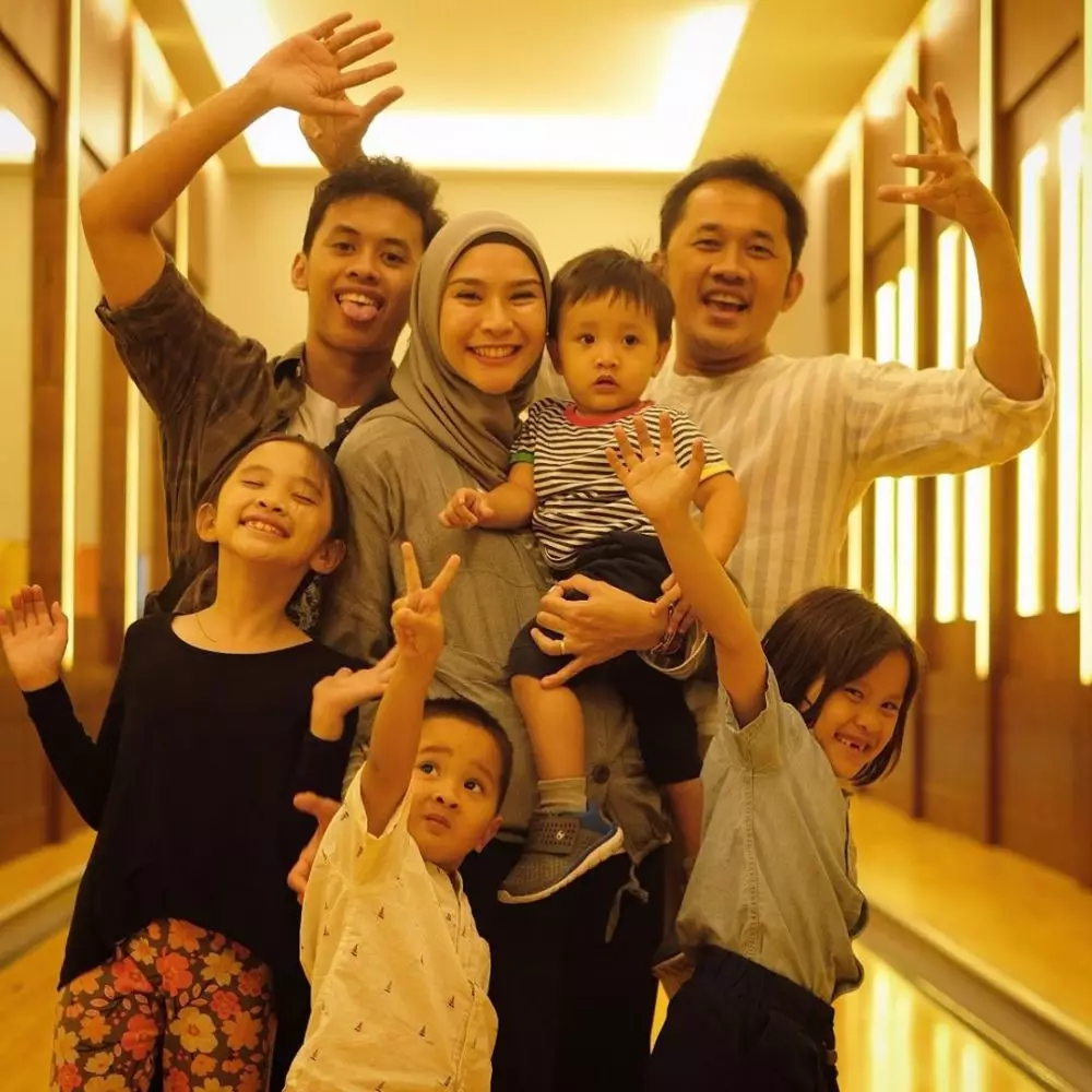 Potret kompak Zaskia dan Bhumi Instagram Potret kompak Zaskia dan Bhumi Instagram