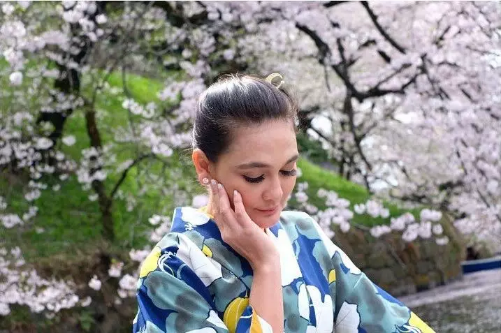 seleb cantik pakai kimono berbagai sumber seleb cantik pakai kimono berbagai sumber