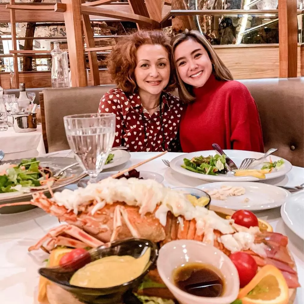 6 Potret Cita Citata dan calon ibu mertua Instagram