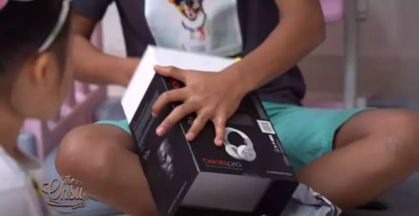 hadiah bertrand onsu berbagai sumber