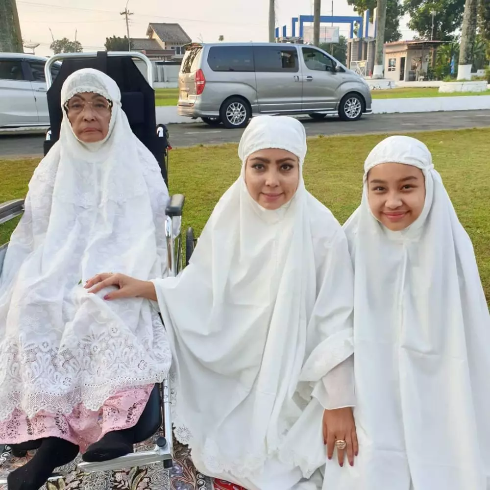 Mayangsari dan ibunda instagram