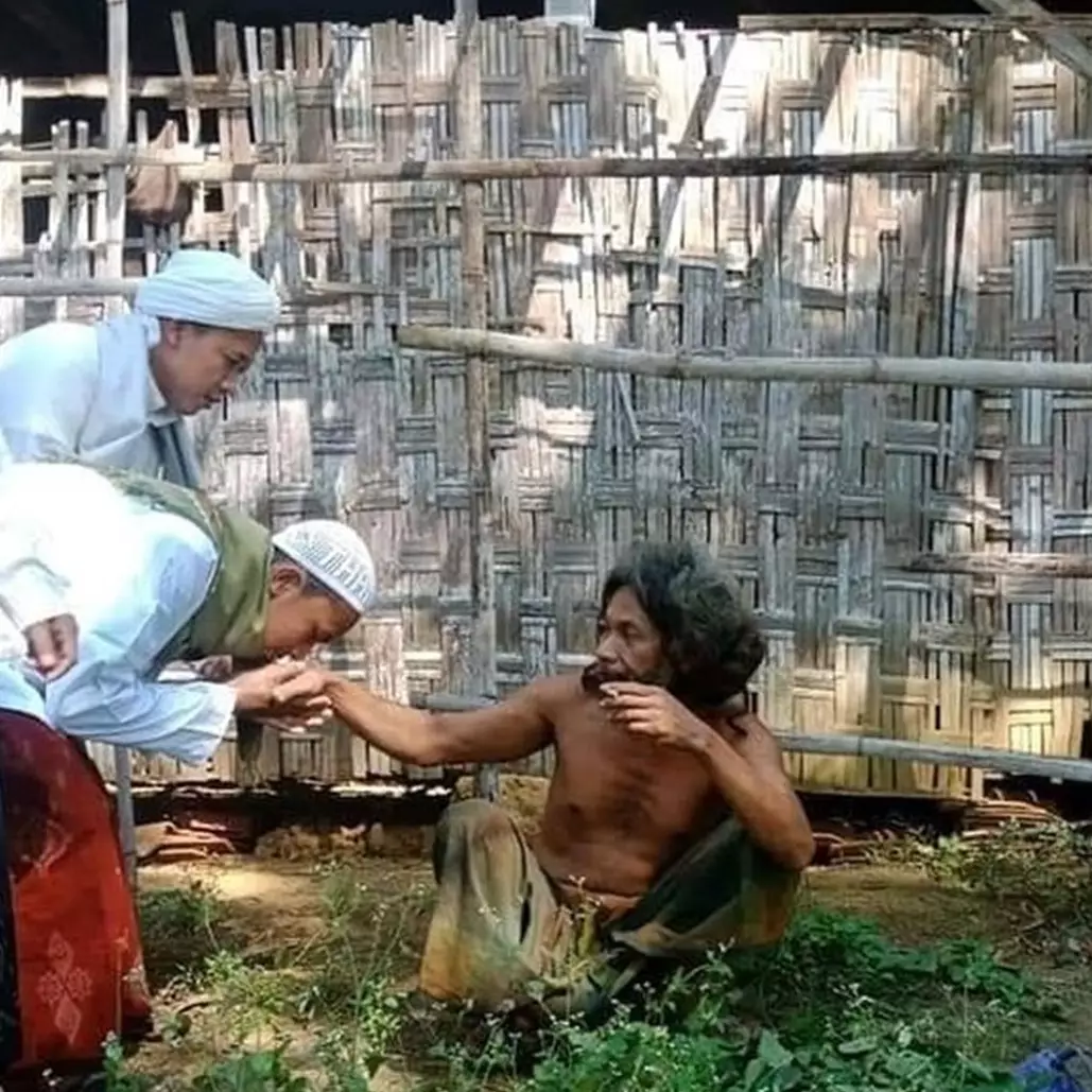 Geger foto pria disebut kiai, penampilannya jadi sorotan warganet