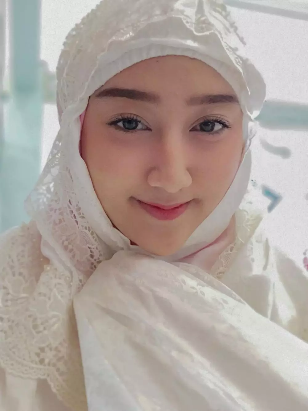 Pesona Sandrina pakai hijab Instagram/@sandrinamazayya