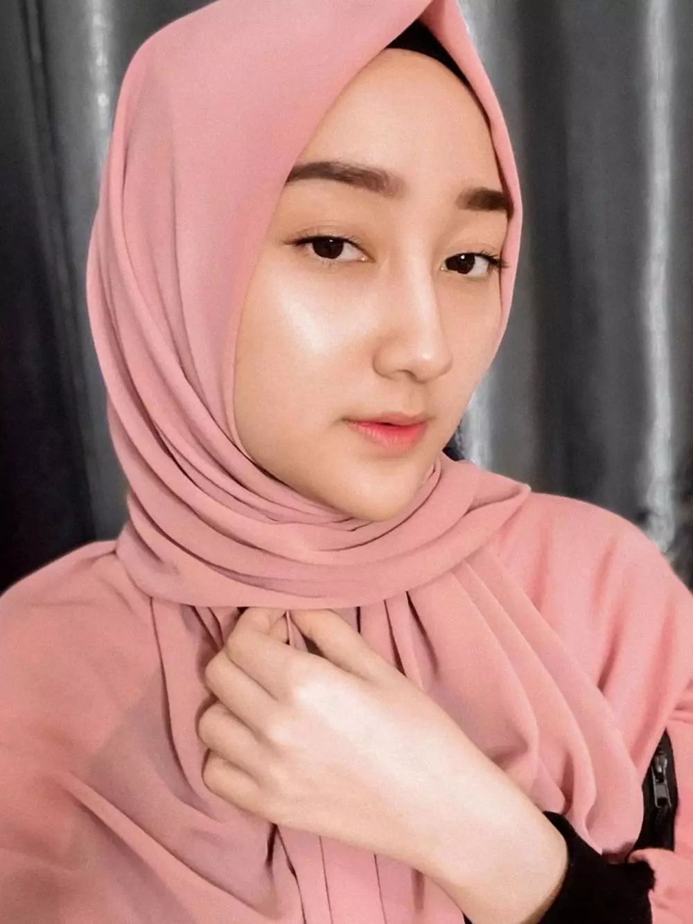 Pesona Sandrina pakai hijab Instagram/@sandrinamazayya