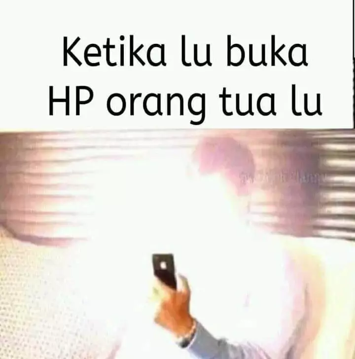 meme HP orangtua berbagai sumber