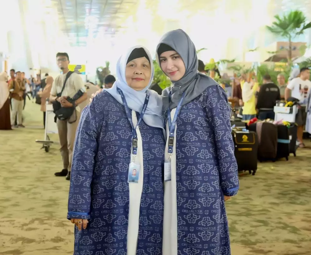 Rina Diana kenakan hijab © 2020 Instagram @rinadiana_8 Rina Diana kenakan hijab © 2020 Instagram @rinadiana_8